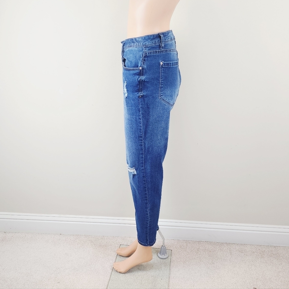 Kensie Effortless Mid Rise Distressed Ankle Jeans Pants - Picture 3 of 10
